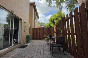 16029 Emerald Cove Rd, Weston, FL 33331 - Photo 7