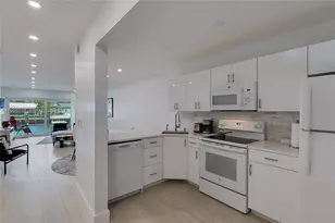 455 Paradise Isle Blvd, Hallandale Beach, FL 33009 - Photo 9