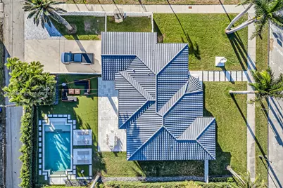 750 Harrison St, Hollywood, FL 33019 - Photo 3