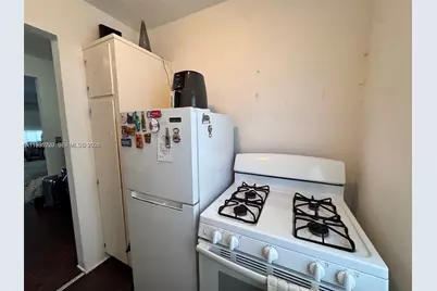 7440 Byron Ave #12B, Miami Beach, FL 33141 - Photo 5