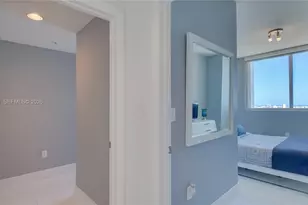 253 NE 2nd St, Miami, FL 33132 - Photo 35