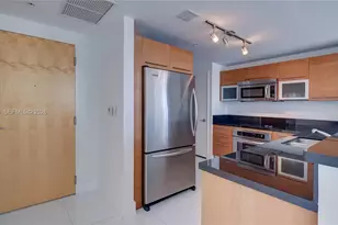 253 NE 2nd St, Miami, FL 33132 - Photo 49