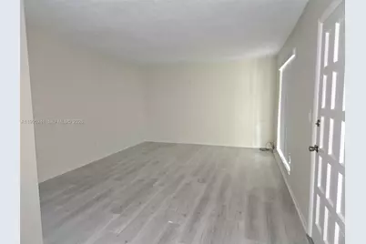 10784 N Kendall Dr #D4, Miami, FL 33176 - Photo 5