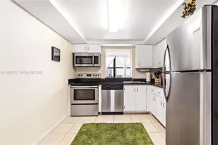 800 Parkview Dr, Hallandale Beach, FL 33009 - Photo 5