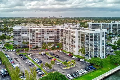 800 Parkview Dr #901, Hallandale Beach, FL 33009 - Photo 63