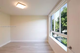 2555 NE 193rd St, Miami, FL 33180 - Photo 15