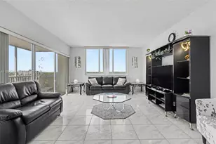 4200 Hillcrest Dr, Hollywood, FL 33021 - Photo 7