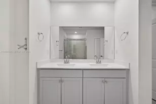 619 NE 5th St, Florida City, FL 33034 - Photo 35