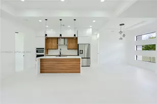 2834 NW 17th Pl, Cape Coral, FL 33993 - Photo 3