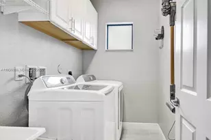 4749 N Grand Cypress Cir N, Coconut Creek, FL 33073 - Photo 27