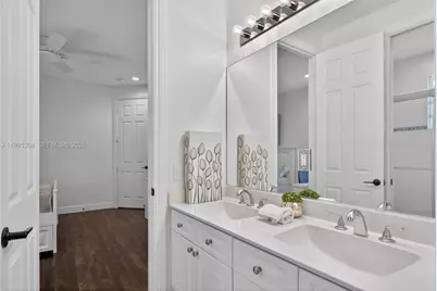 1396 Victoria Isle Dr, Weston, FL 33327 - Photo 57