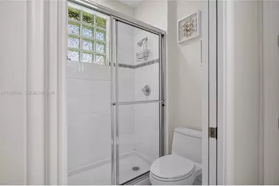 1396 Victoria Isle Dr, Weston, FL 33327 - Photo 53