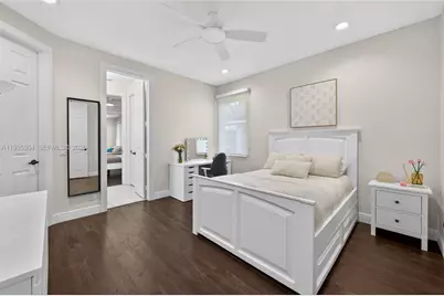 1396 Victoria Isle Dr, Weston, FL 33327 - Photo 55