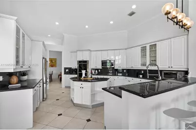 1396 Victoria Isle Dr, Weston, FL 33327 - Photo 49