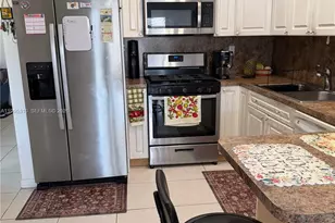 10669 SW 113th Pl, Miami, FL 33176 - Photo 11