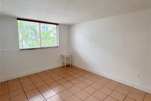 1665 Bay Rd, Miami Beach, FL 33139 - Photo 13