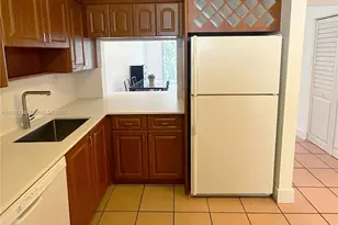 1665 Bay Rd, Miami Beach, FL 33139 - Photo 7