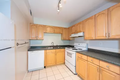 5838 SW 74th Ter #314, South Miami, FL 33143 - Photo 9