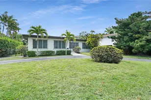 1630 S Bayshore Dr, Miami, FL 33133 - Photo 1