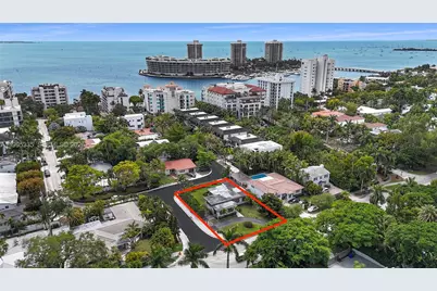 1630 S Bayshore Dr, Miami, FL 33133 - Photo 9