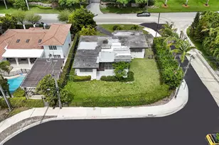 1630 S Bayshore Dr, Miami, FL 33133 - Photo 1