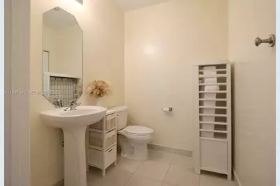 140 S Dixie Hwy #1019, Hollywood, FL 33020 - Photo 11