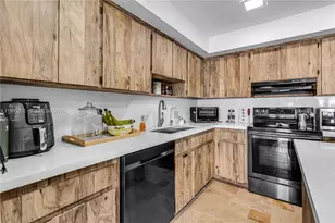 1424 NW 113th Way, Pembroke Pines, FL 33026 - Photo 13