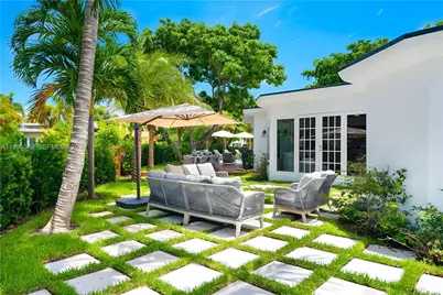 2575 Pine Tree Dr #., Miami Beach, FL 33140 - Photo 27