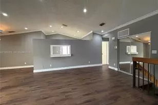 323 Ives Dairy Rd, Miami, FL 33179 - Photo 21