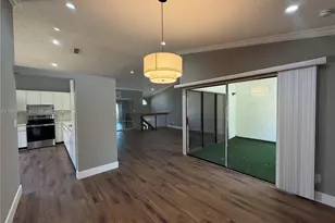 323 Ives Dairy Rd, Miami, FL 33179 - Photo 7