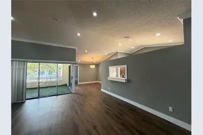 323 Ives Dairy Rd #343-05, Miami, FL 33179 - Photo 5