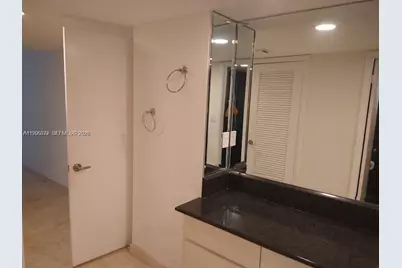 6039 Collins Ave #407, Miami Beach, FL 33140 - Photo 7