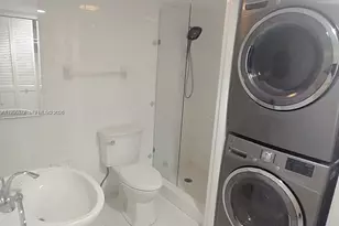 6039 Collins Ave, Miami Beach, FL 33140 - Photo 11