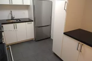 6039 Collins Ave, Miami Beach, FL 33140 - Photo 15