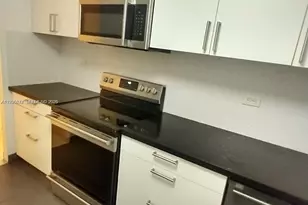 6039 Collins Ave, Miami Beach, FL 33140 - Photo 13