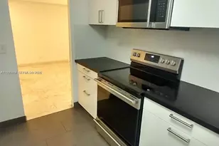 6039 Collins Ave, Miami Beach, FL 33140 - Photo 15