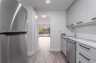 8705 NW 38th Dr, Coral Springs, FL 33065 - Photo 9