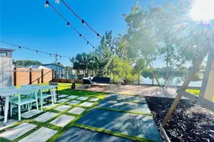 207 SW 12th Ave, Dania Beach, FL 33004 - Photo 1