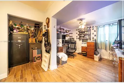 6890 SW 57th St, Davie, FL 33314 - Photo 13