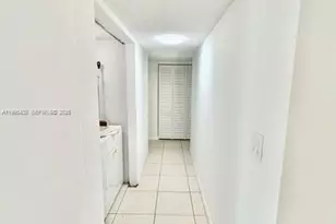 9351 Fontainebleau Blvd, Miami, FL 33172 - Photo 9