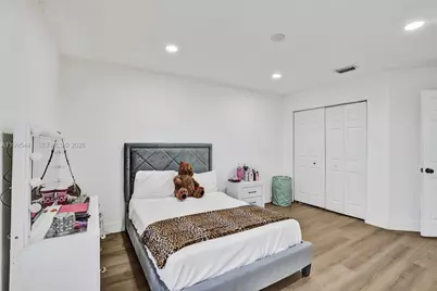 16180 SW 14th St, Pembroke Pines, FL 33027 - Photo 49