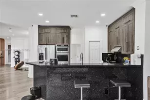 16180 SW 14th St, Pembroke Pines, FL 33027 - Photo 19