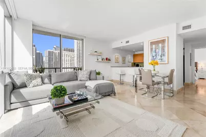 1060 Brickell Ave #2117, Miami, FL 33131 - Photo 1