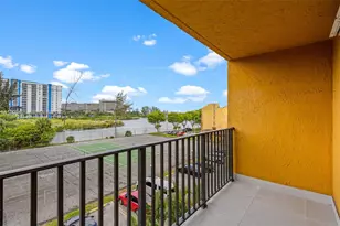 4801 NW 7th St, Miami, FL 33126 - Photo 21