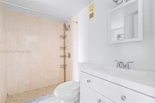 4801 NW 7th St, Miami, FL 33126 - Photo 15