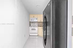 4801 NW 7th St, Miami, FL 33126 - Photo 9