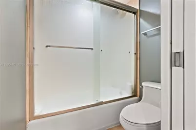 6917 Collins Ave #1609, Miami Beach, FL 33141 - Photo 27