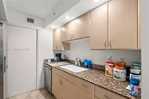 6917 Collins Ave, Miami Beach, FL 33141 - Photo 9