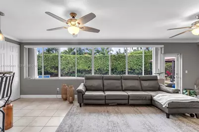 5810 SW 89th Ct, Miami, FL 33173 - Photo 11