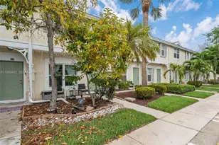 9925 NW 57th Manor, Coral Springs, FL 33076 - Photo 3